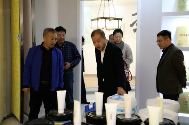 總工會領導蒞臨乾港 總工會領導蒞臨乾港